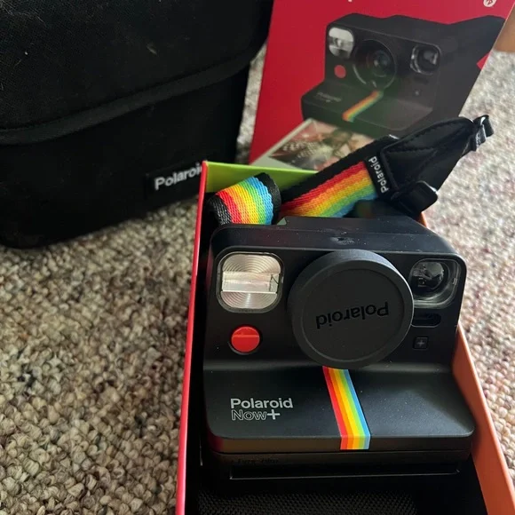 Polaroid - now + with new camera bag - Picture 6 of 7